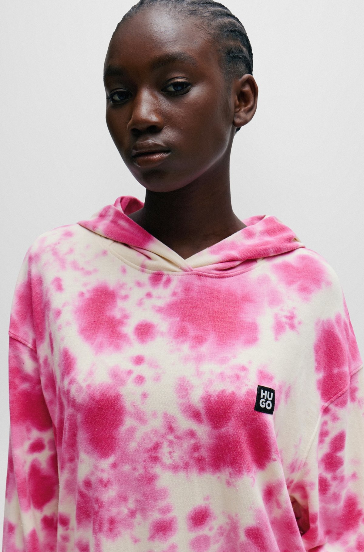 STACKED-LOGO RELAXED-FIT HOODIE WITH SEASONAL PRINT - 4