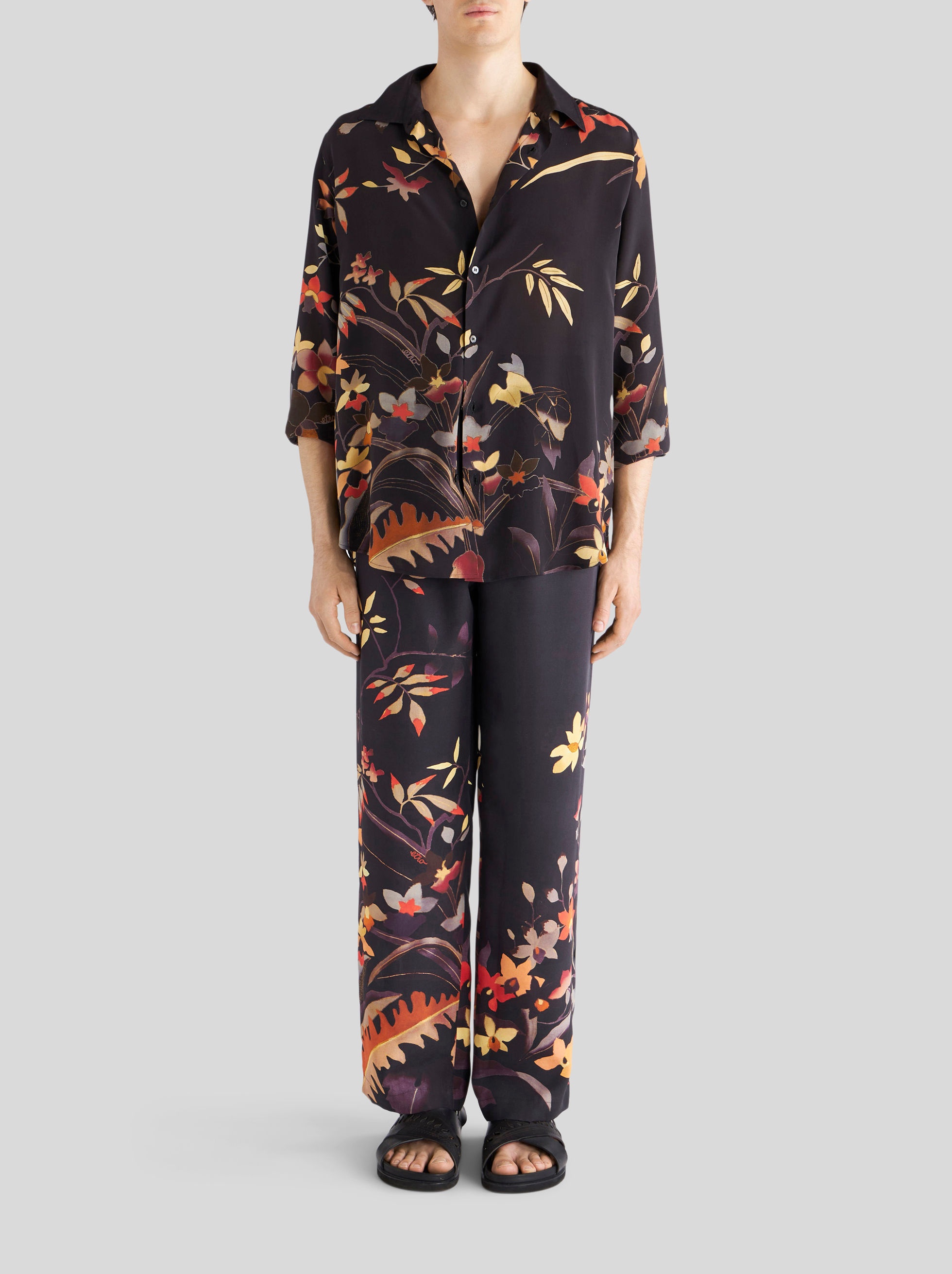 TROUSERS WITH LEAFY FLORAL PRINT - 3