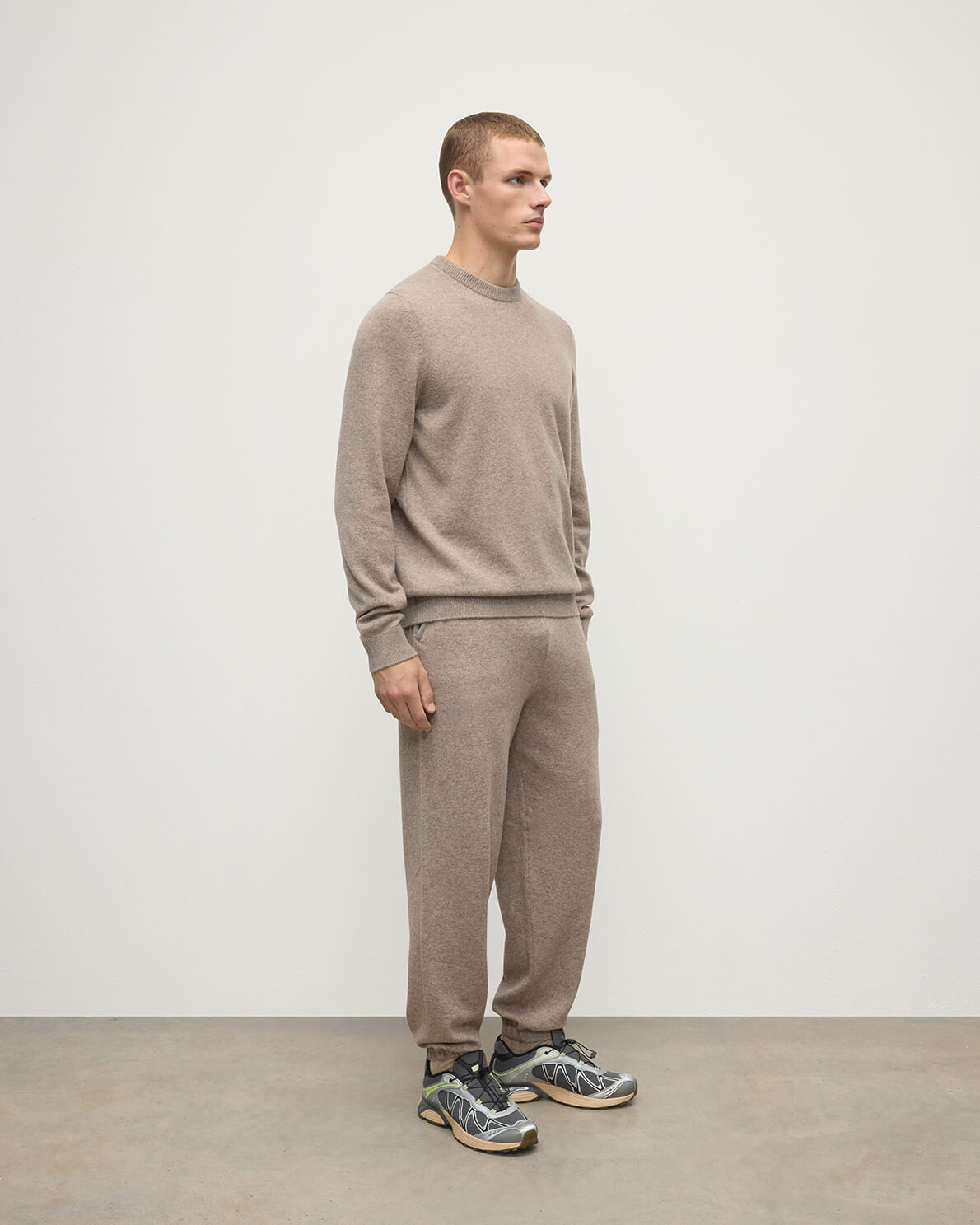 Classic Cashmere Brown Round Neck Jumper - 3