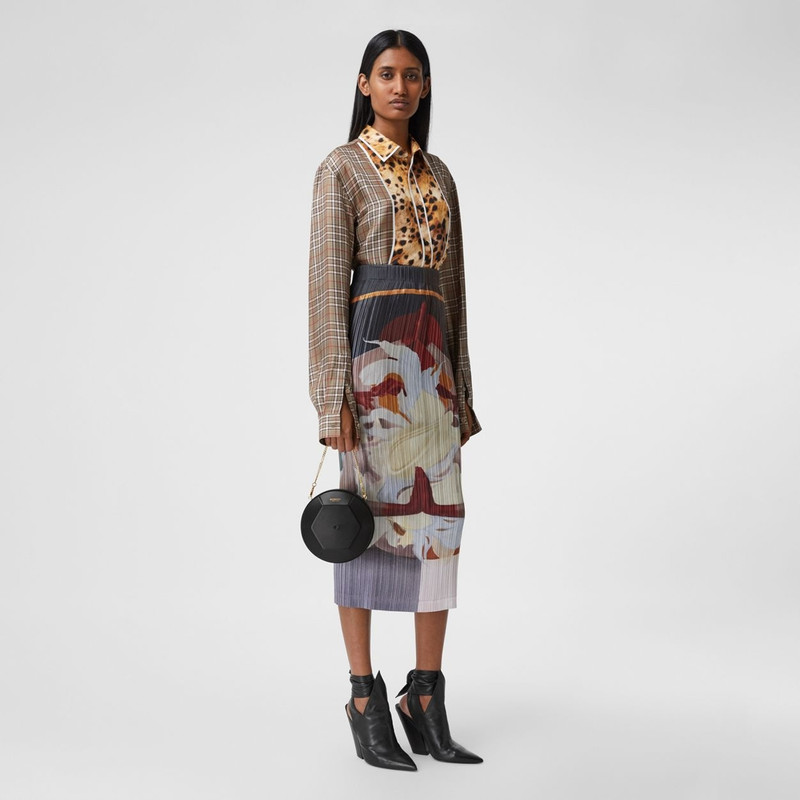 Lambskin Paillette Clutch with Detachable Chain Strap 6