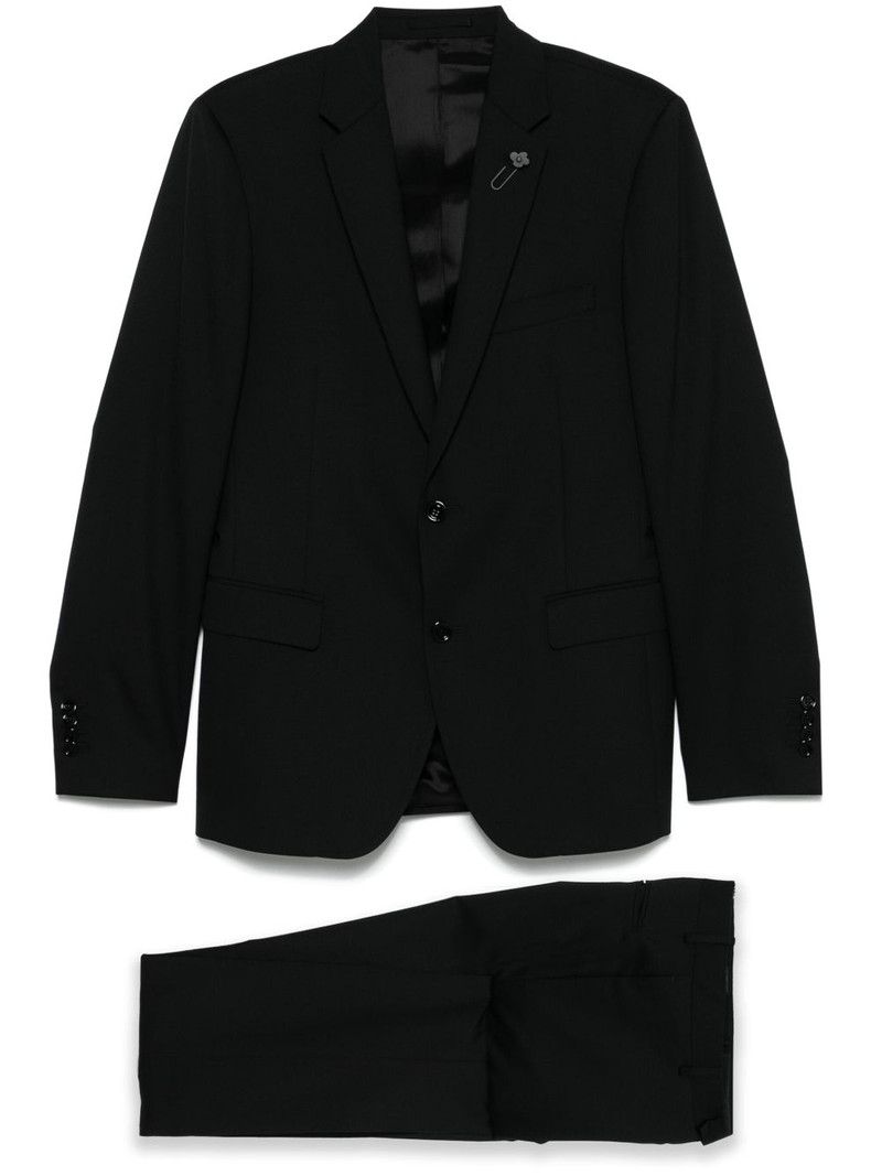 single-breasted suit 1