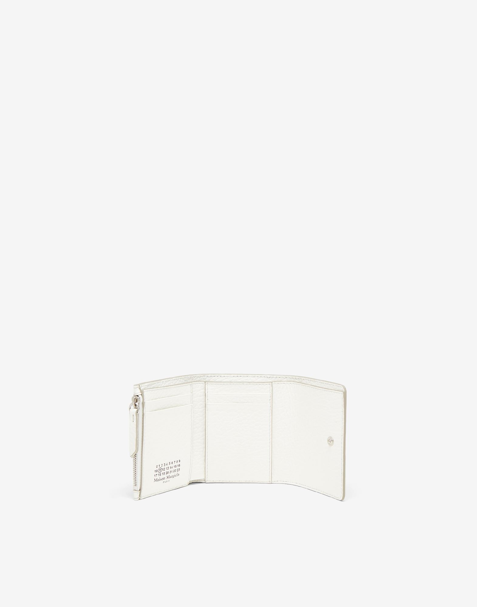 Tri-fold compact zip wallet - 3