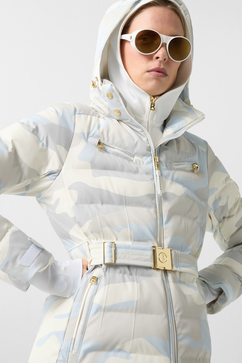 Ellya quilted jacket in Light blue/cream 5