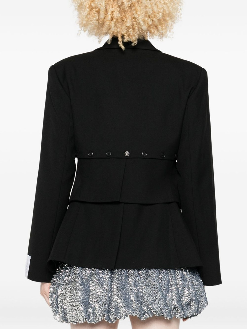 button-fastening blazer 4
