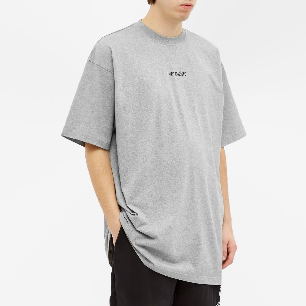 VETEMENTS Oversize Logo Patch Tee - 4