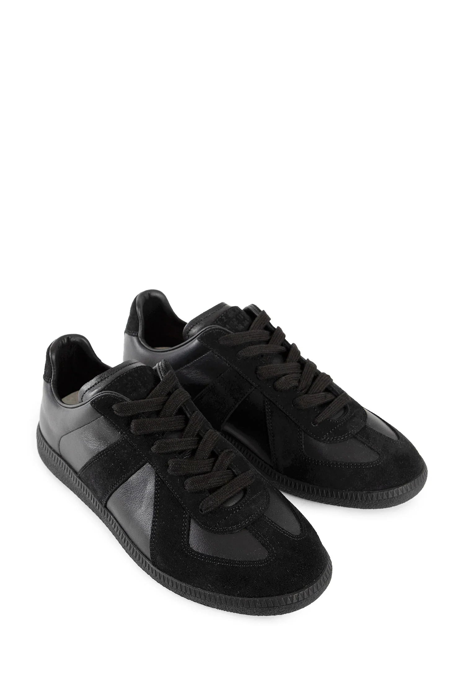 Low-Top-Replica-Sneakers - 6