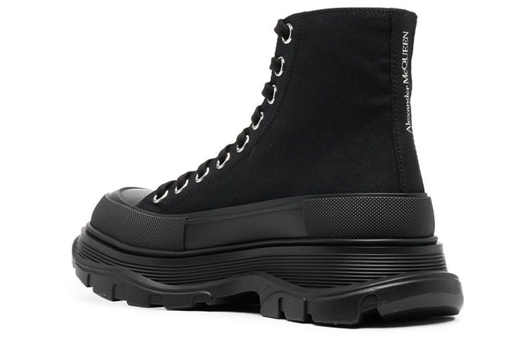 (WMNS) Alexander McQueen Tread Slick Boots 'Core black' 697080W4MV21000 - 4