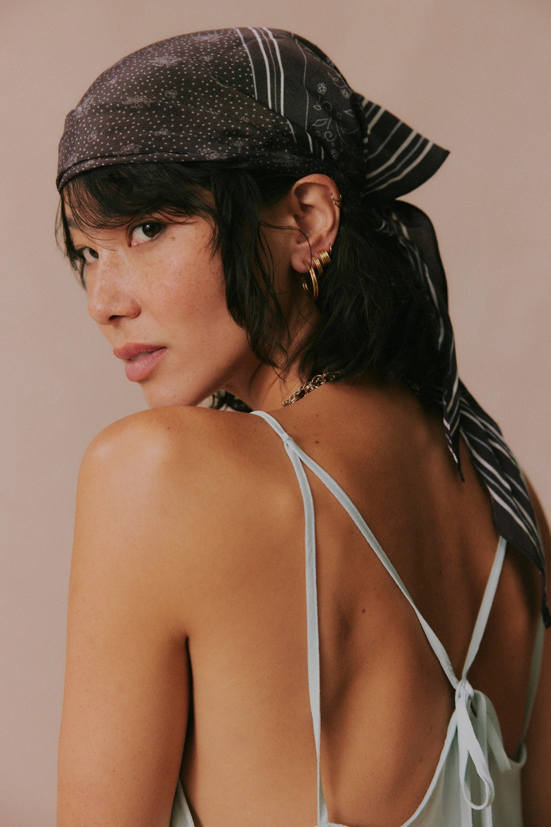Essential Triangle Bandana 1