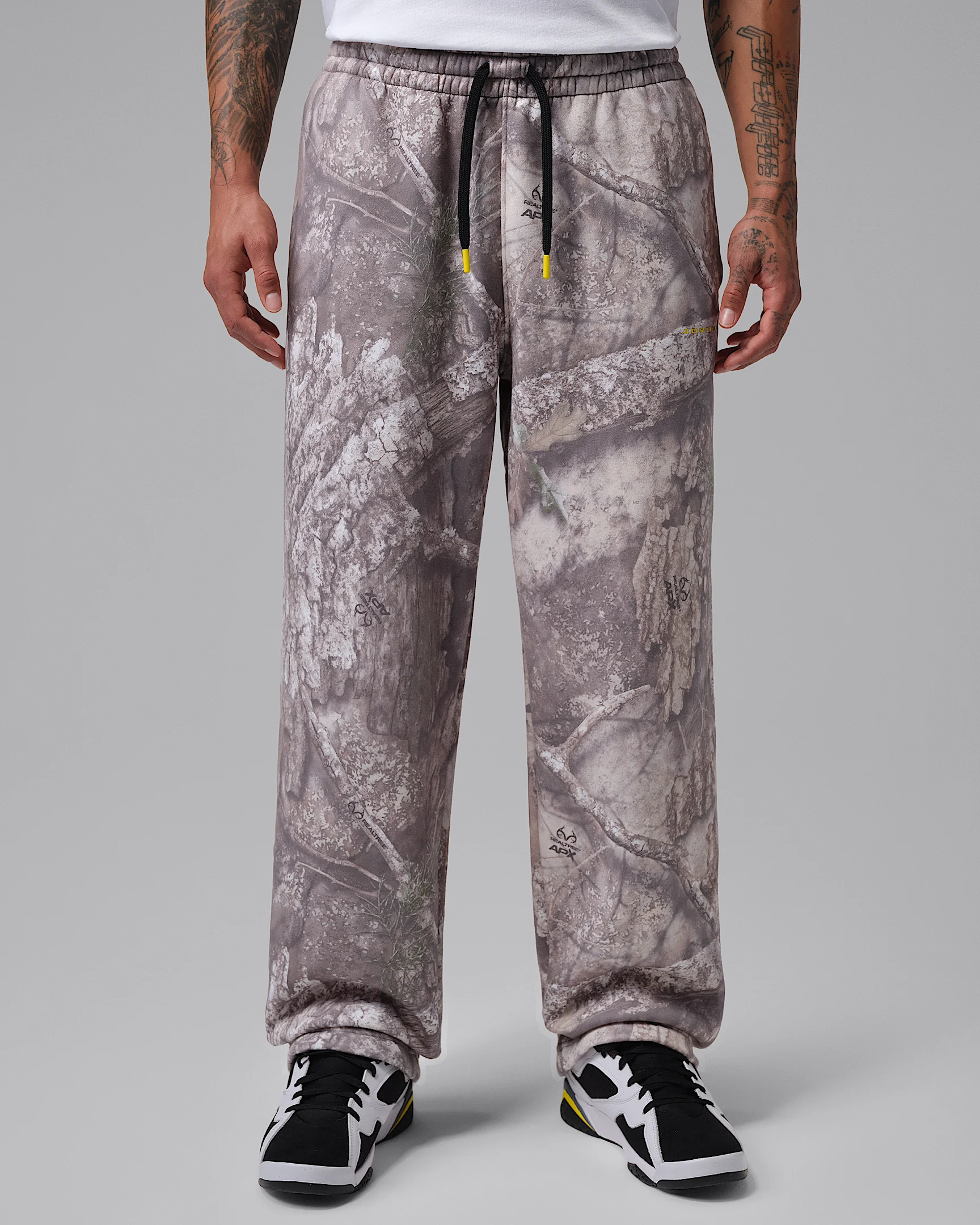 Jordan Brooklyn Men's Realtree Open-Hem Pants - 1