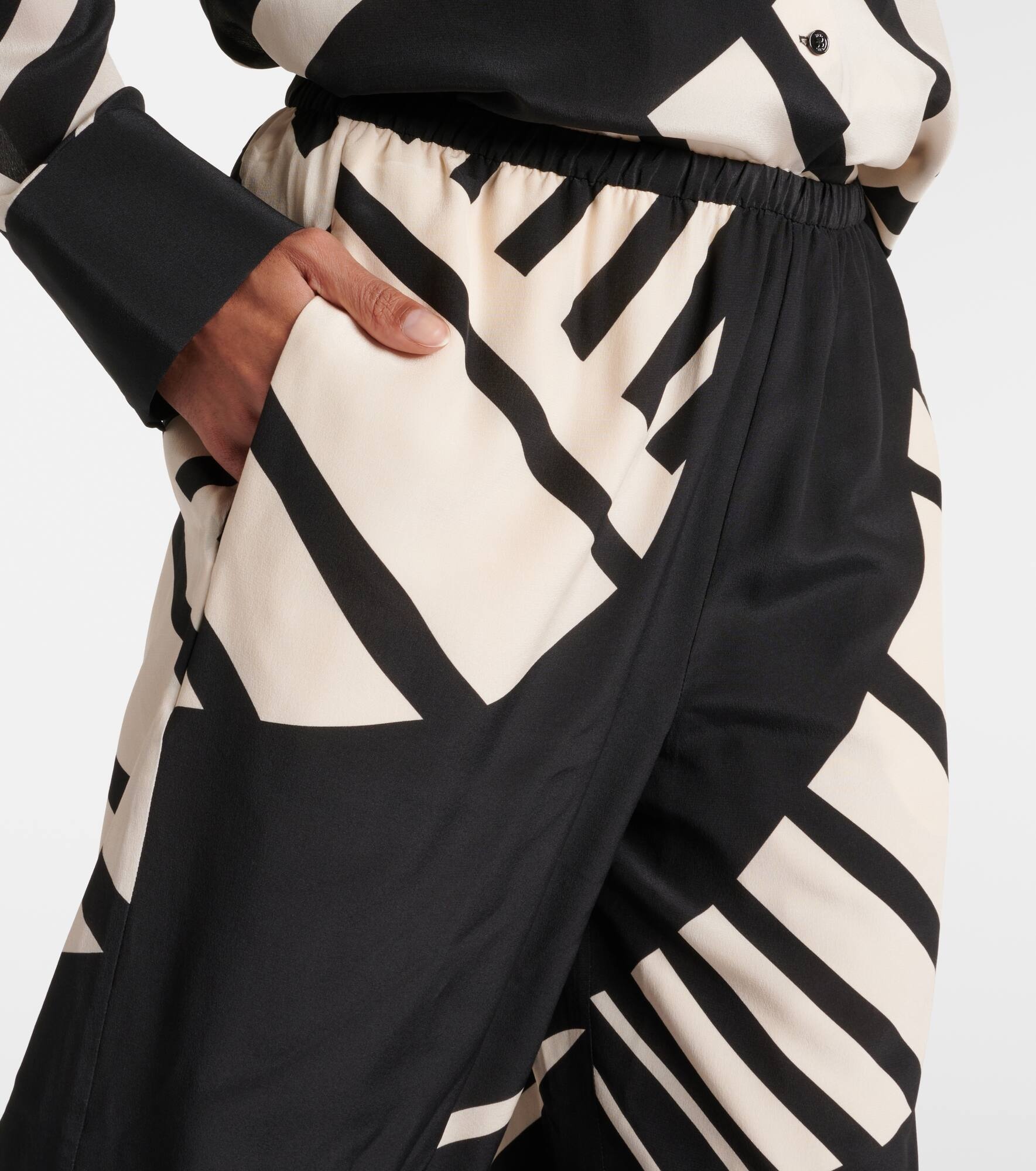 Printed mid-rise silk wide-leg pants - 4