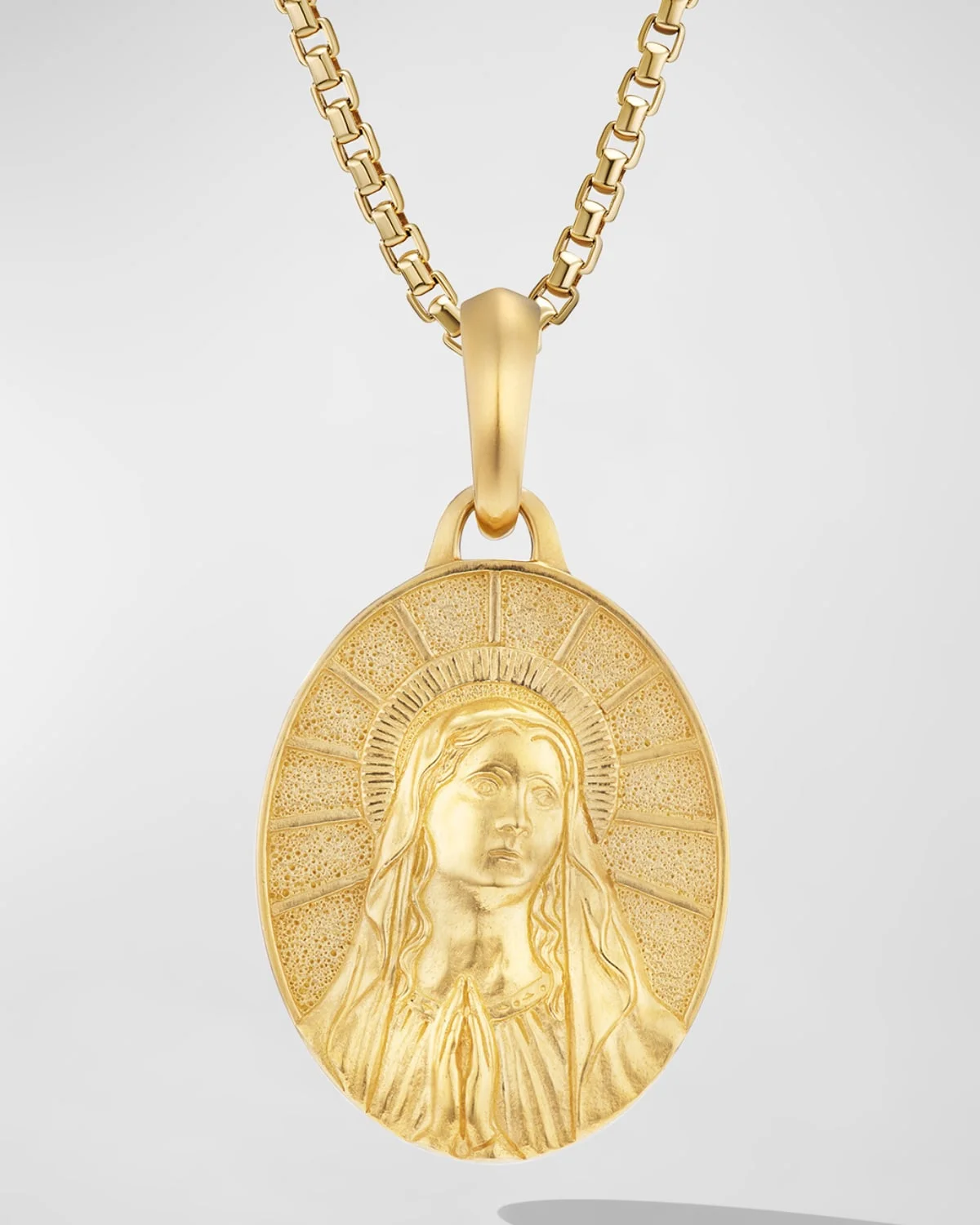 Men's Mary Pendant in 18K Gold, 30mm - 1