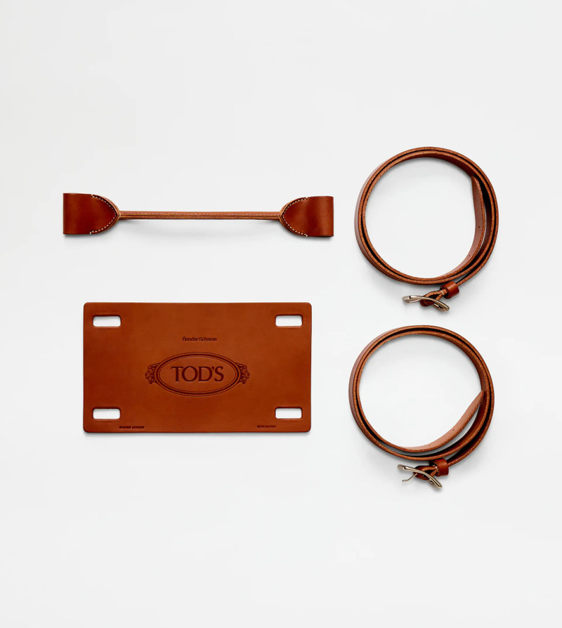 PONCHO IN BOUCLÉ KNIT - WHITE 3