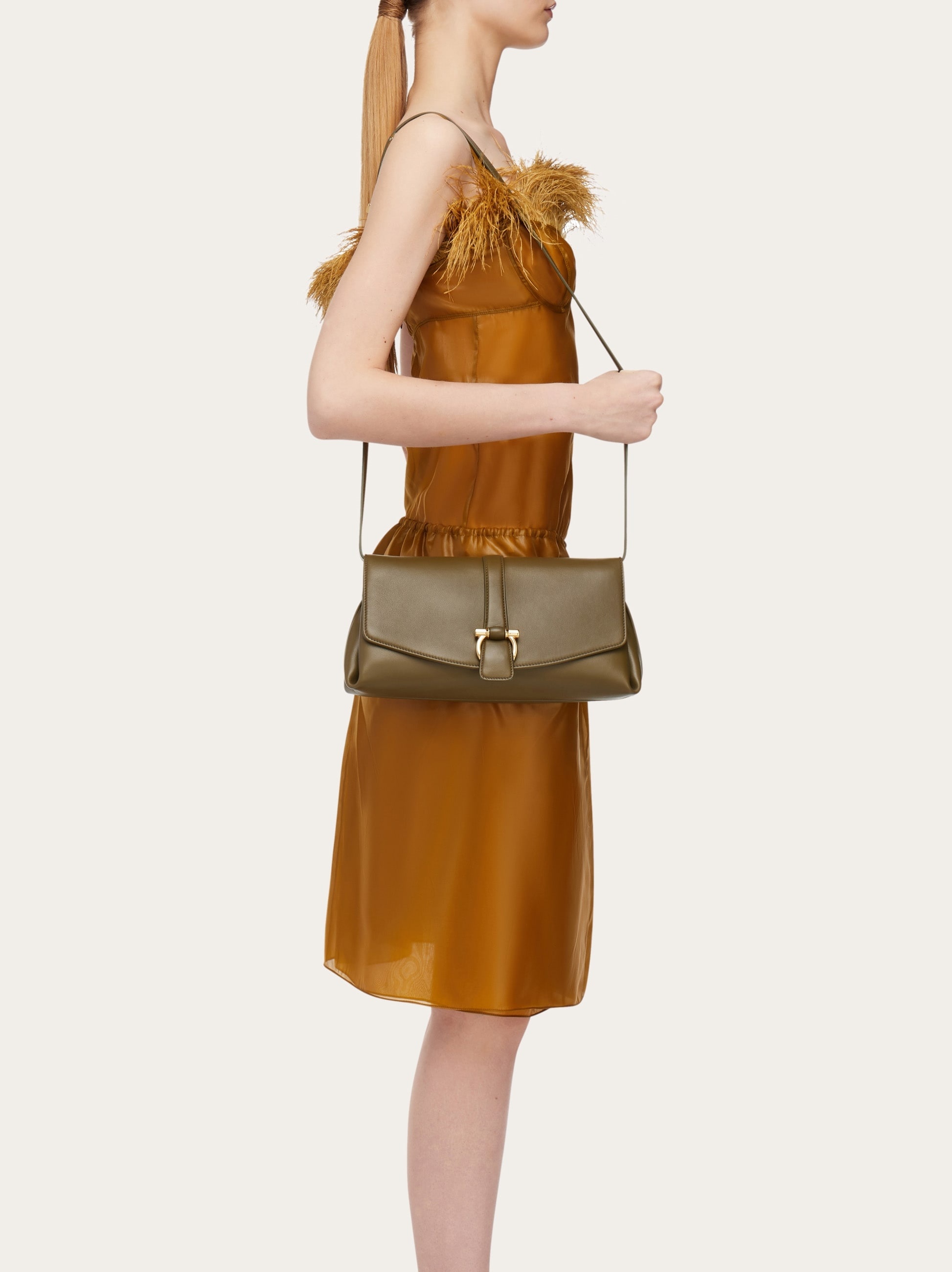 Front flap crossbody bag (M) - 11