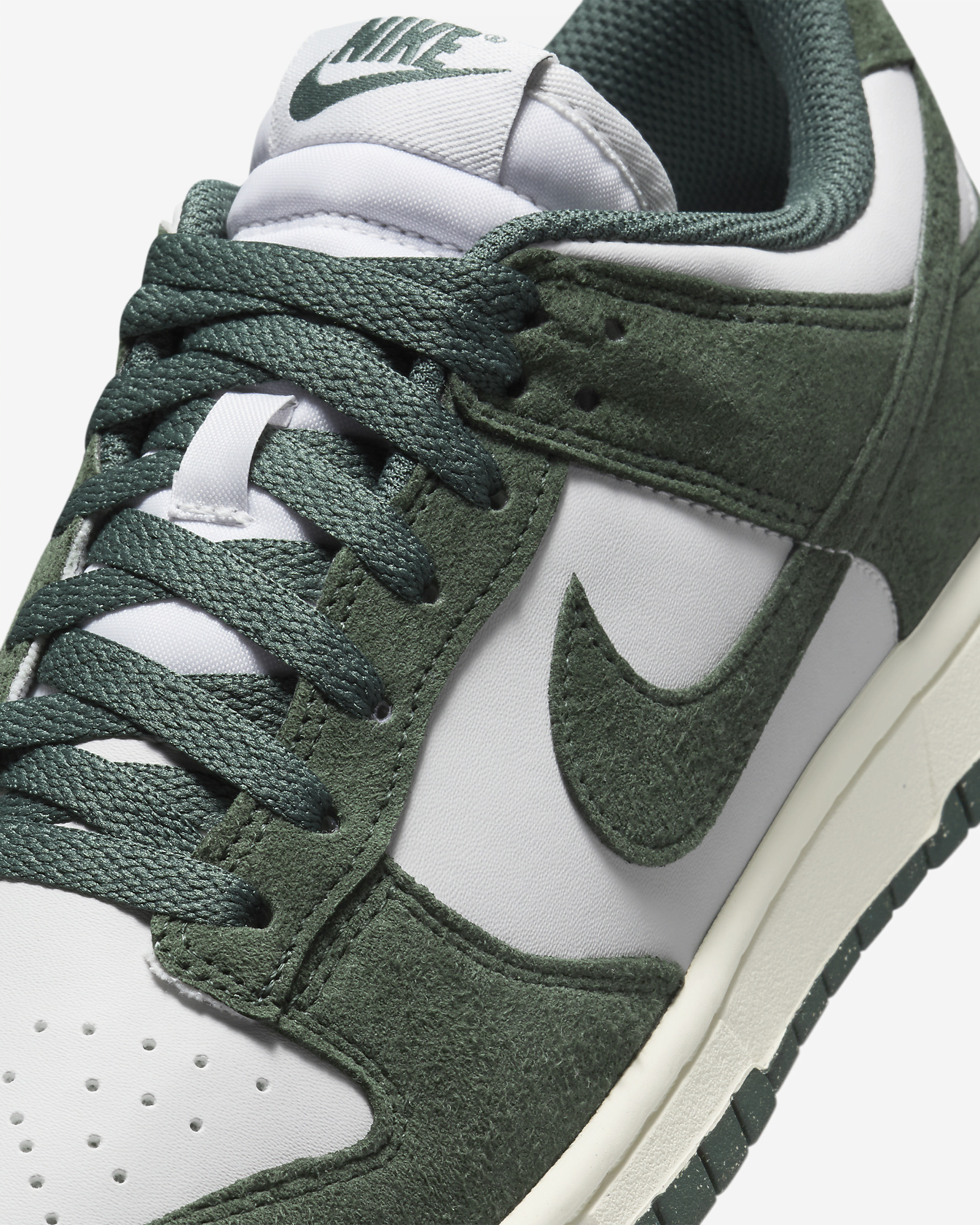Nike Dunk Low Women's Shoes - 7