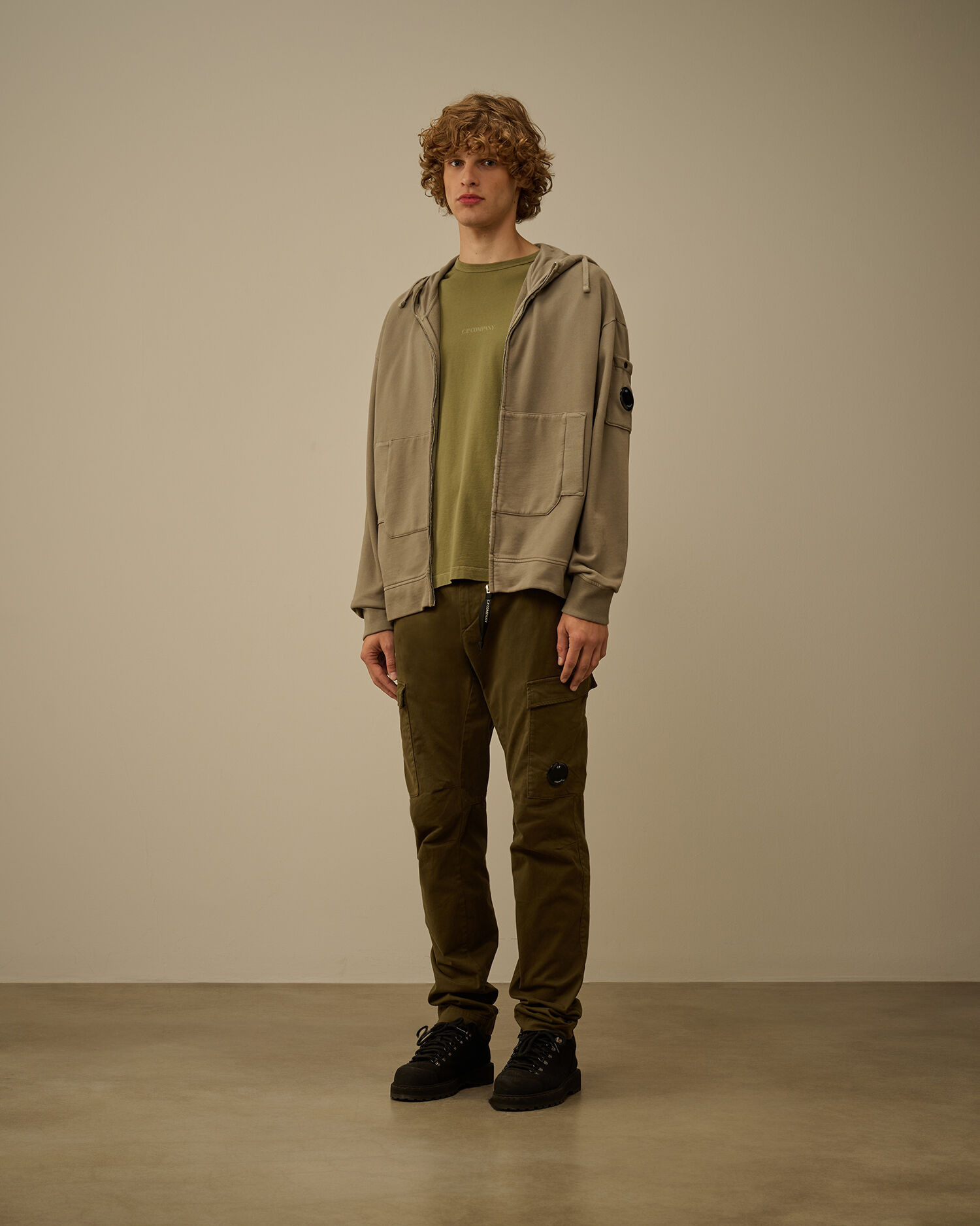 Brushed and Emerized Diagonal Fleece Boxy Goggle Sweatshirt - 2