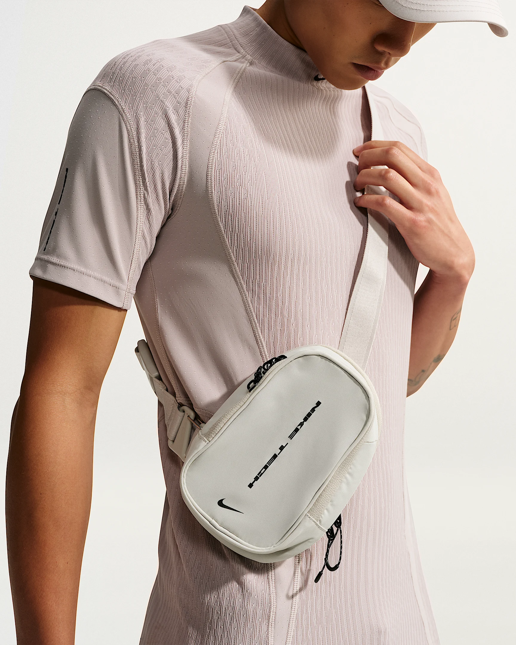 Nike Commute Nike Tech Crossbody Bag (1L) - 1