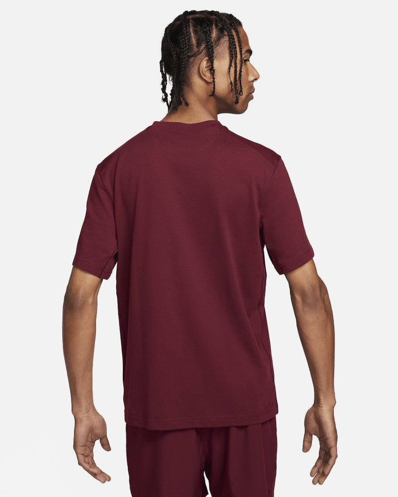 Nike Nike Primary Men's Dri-FIT Short-Sleeve Versatile Top outlook