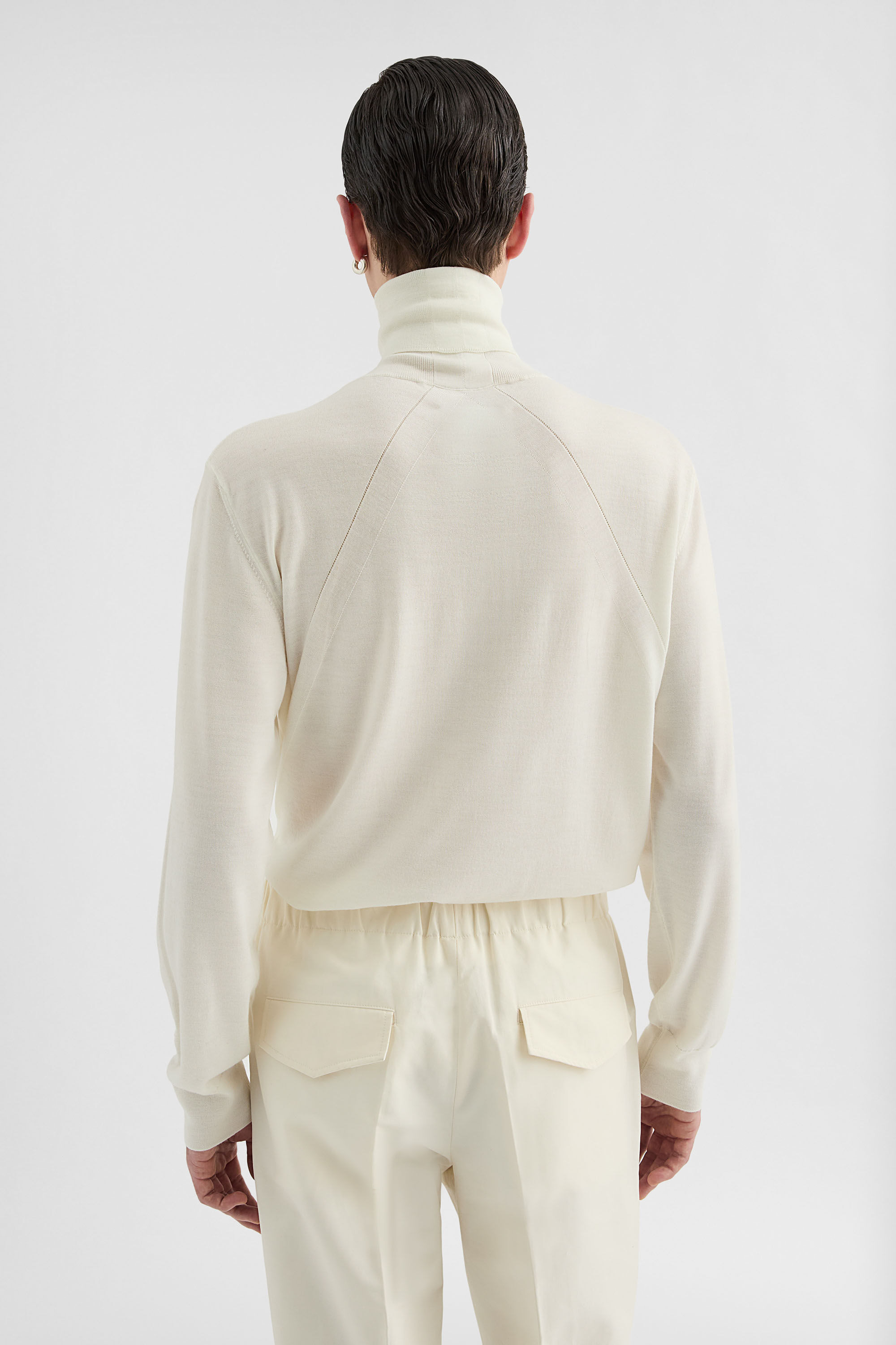 Lightweight High-Neck Sweater - 4