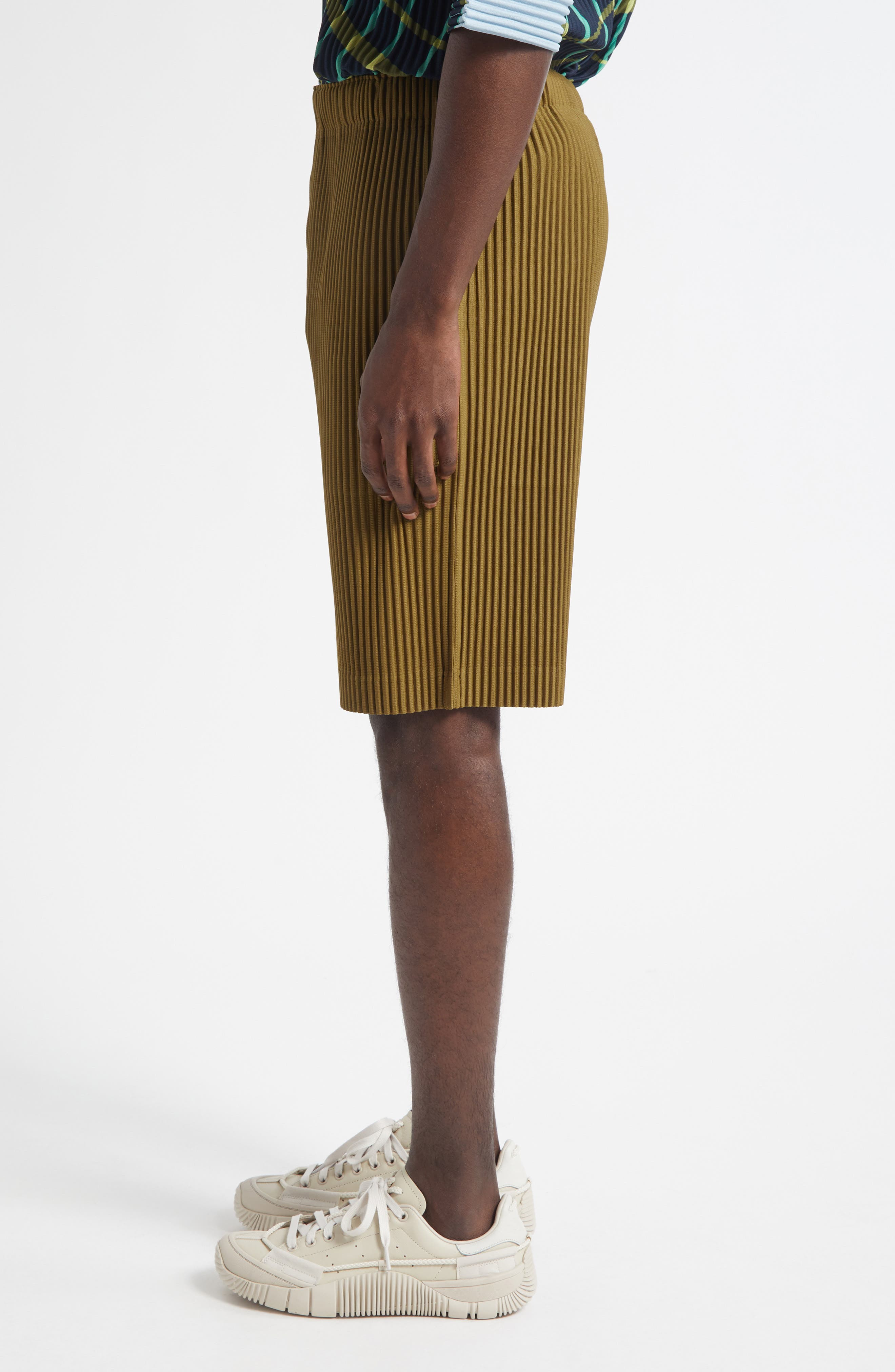 Homme Plissé Issey Miyake Pleated Shorts in Olive Khaki at Nordstrom - 4