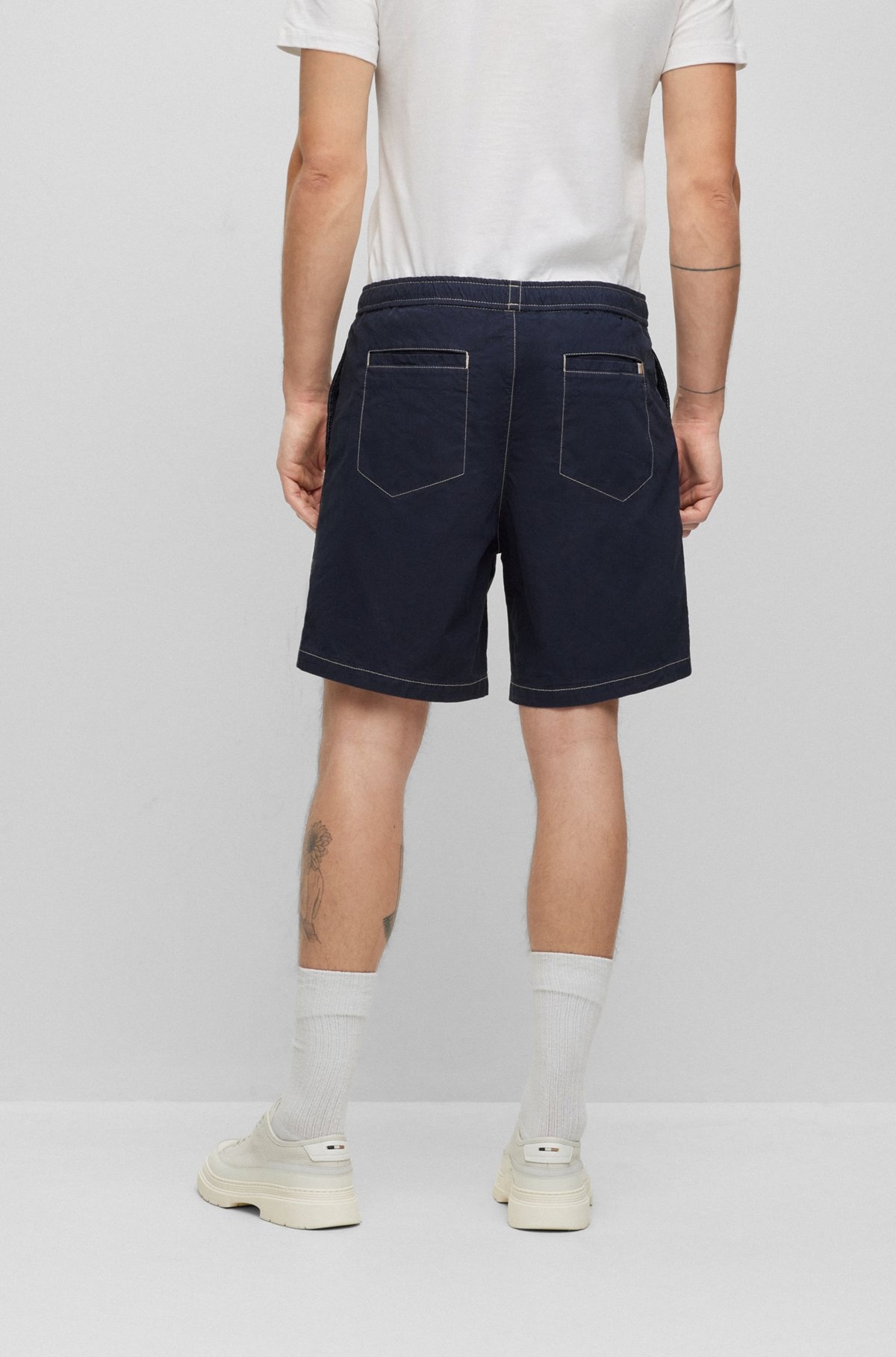 REGULAR-FIT SHORTS IN PAPER-TOUCH STRETCH COTTON - 4
