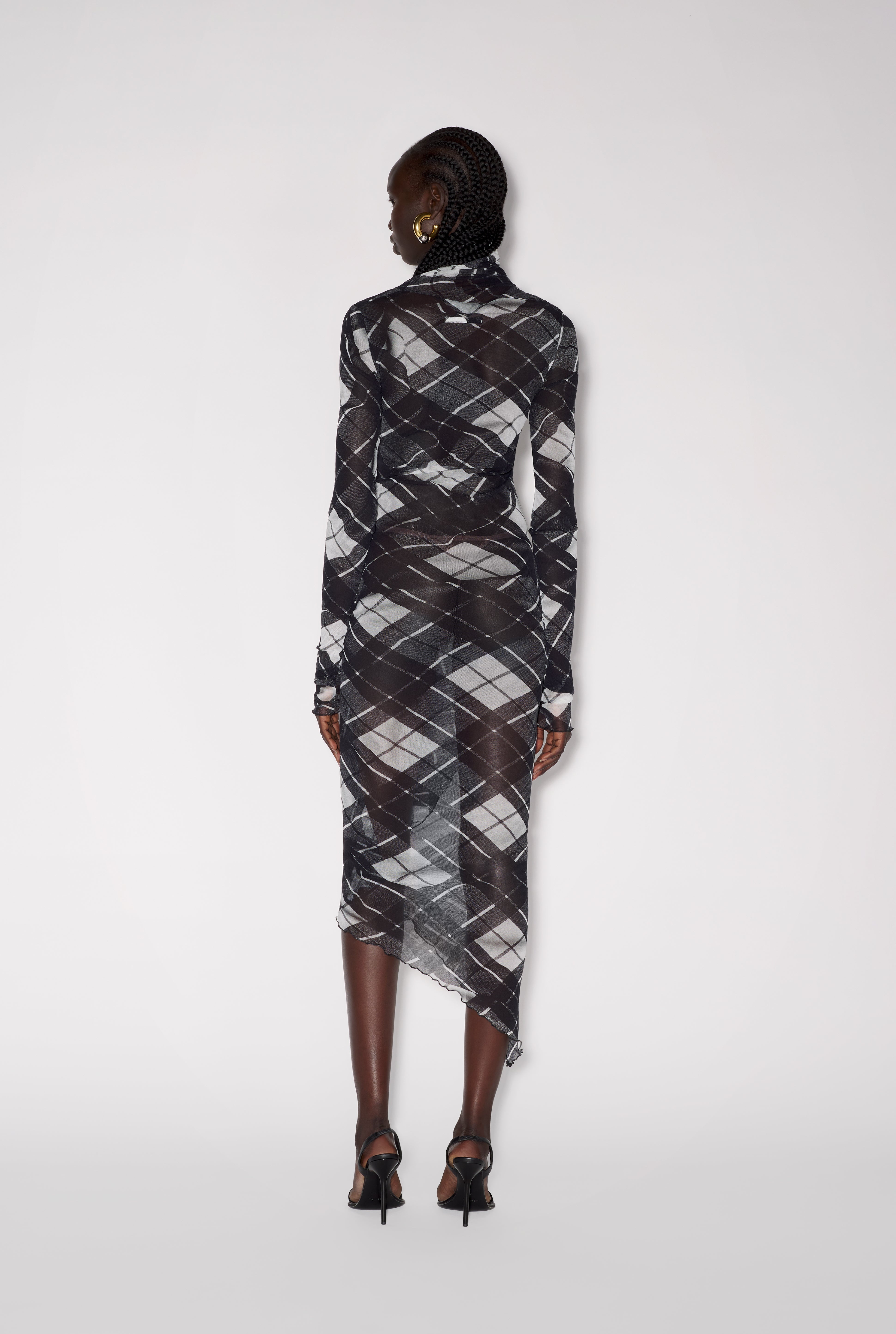 THE BLACK TARTAN DRESS - 3