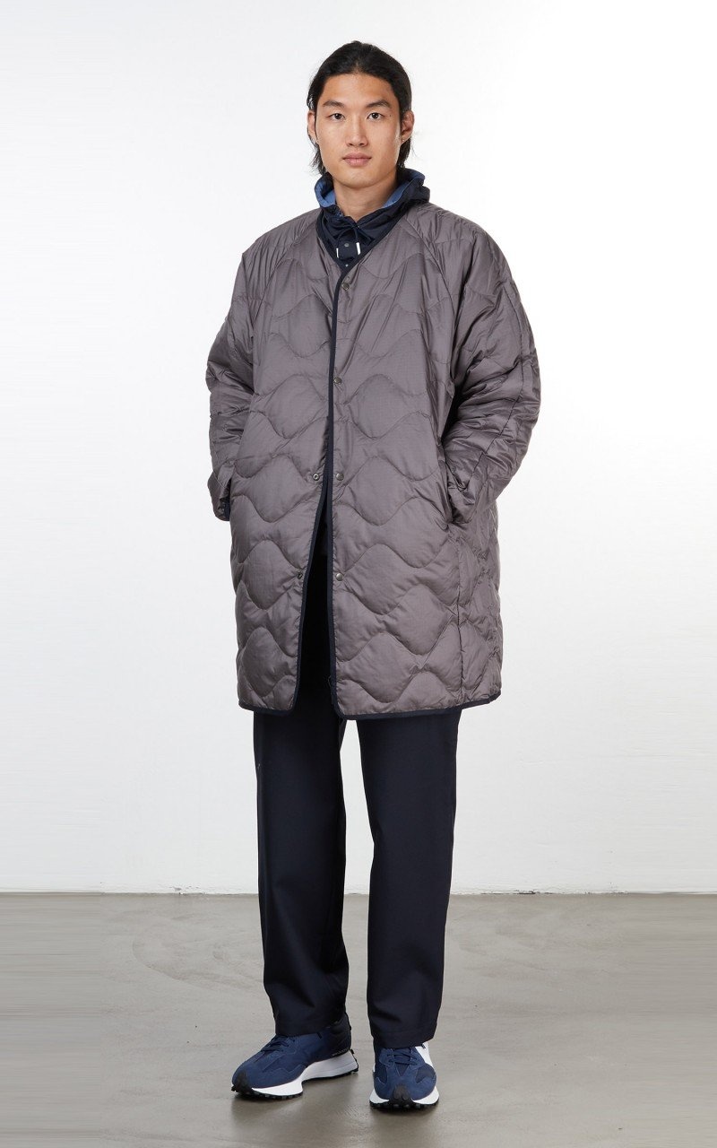 Nanamica REVERSIBLE DOWN COAT NAVY | REVERSIBLE