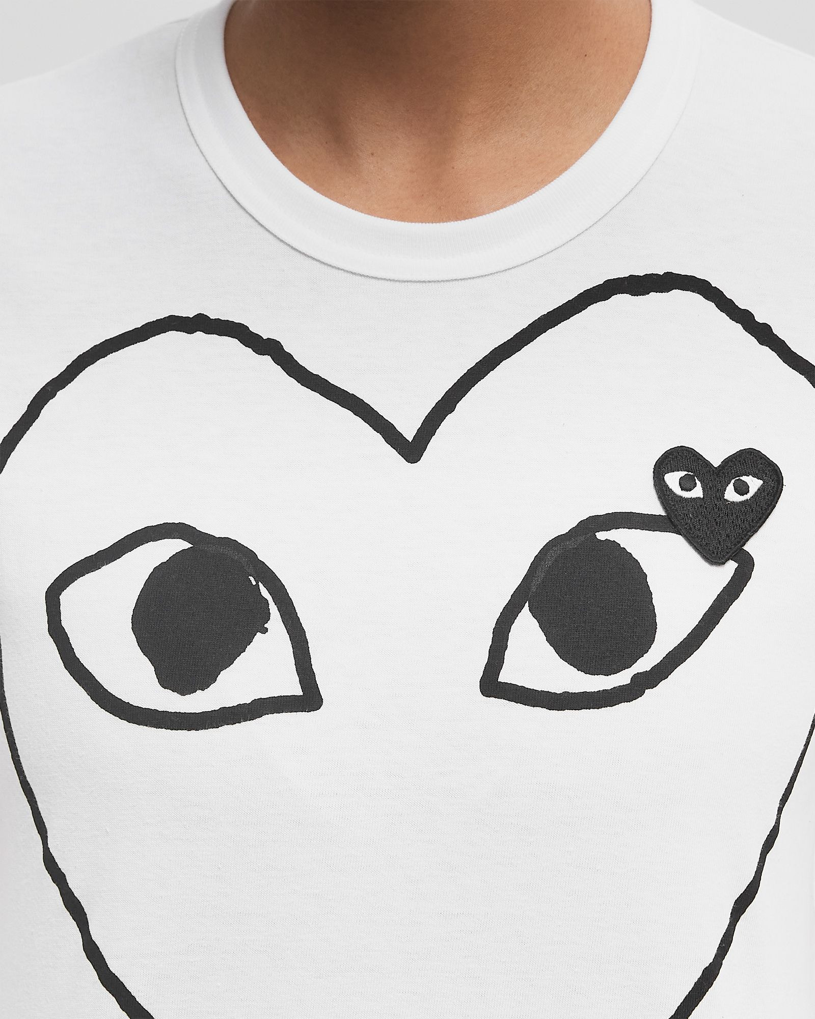 BLACK HEART EMBLEM TEE - 3