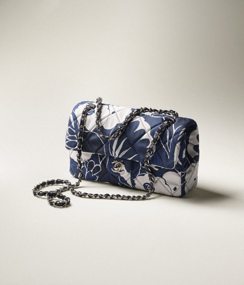 CHANEL Flap Bag outlook