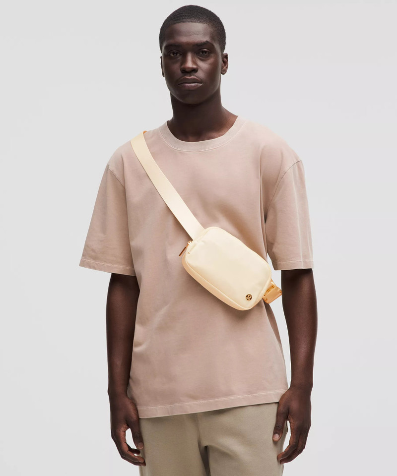 Everywhere Belt Bag with Long Strap 1L 6