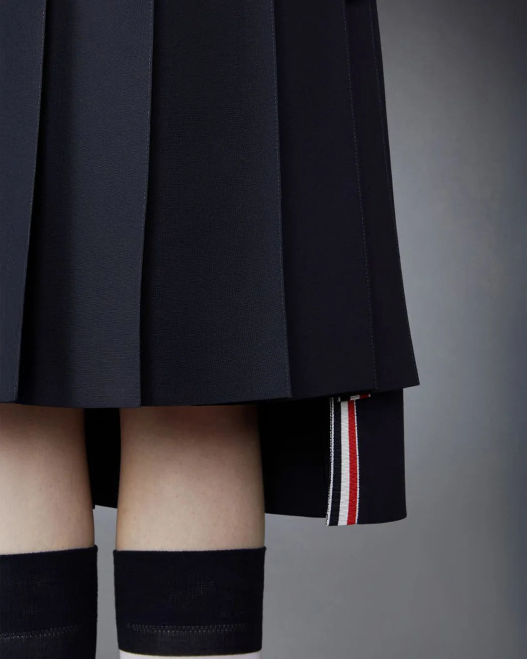 NAVY WOOL PLAIN WEAVE PLEATED 4-BAR SKIRT - 5