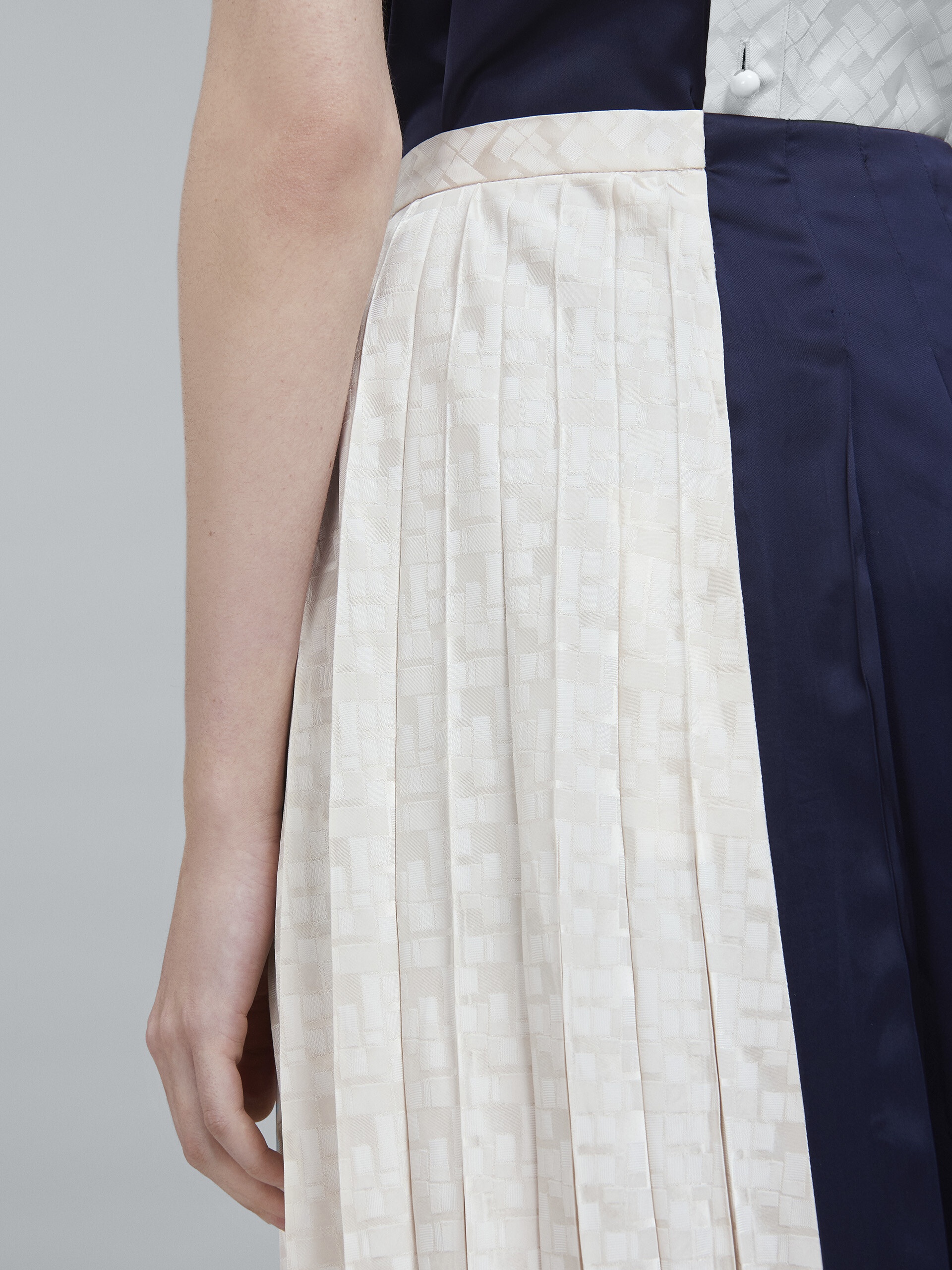 VISCOSE JACQUARD WRAP SKIRT - 4