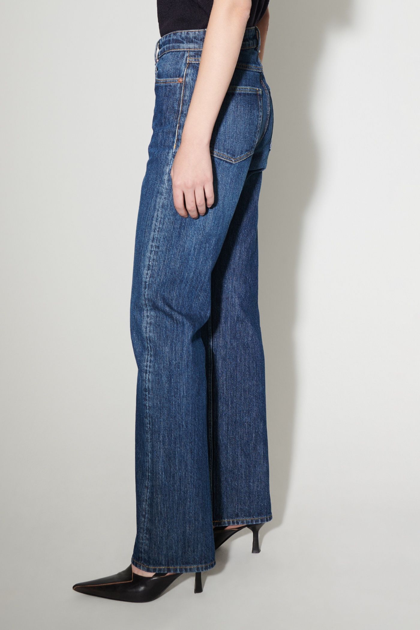 Linear Cut Deep Blue Chain Twill - 5