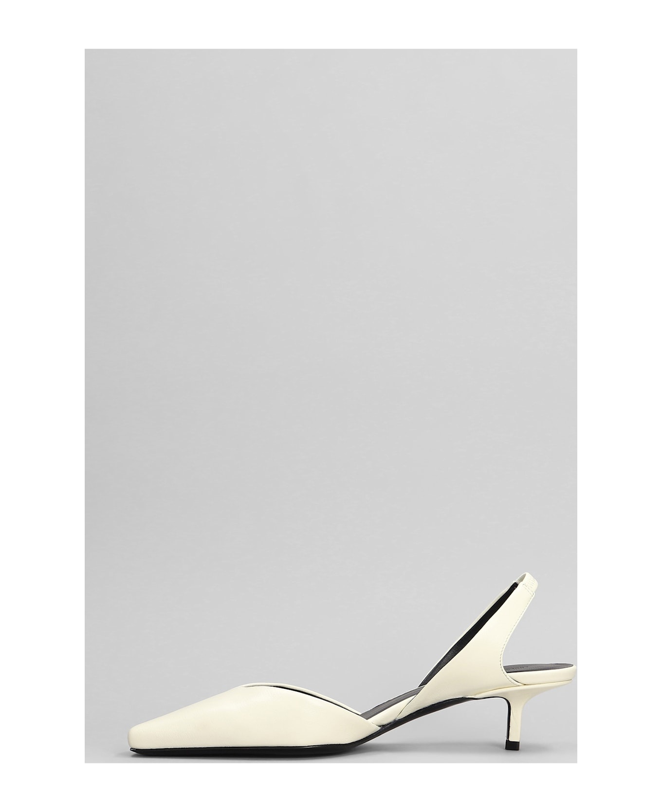 Akila Pumps In Beige Leather - 3