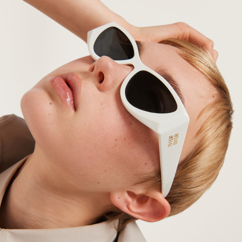 Miu Miu Miu Miu Logo sunglasses outlook
