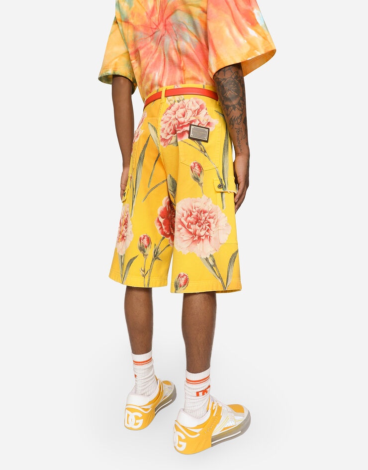 Denim shorts with all-over carnation print - 4