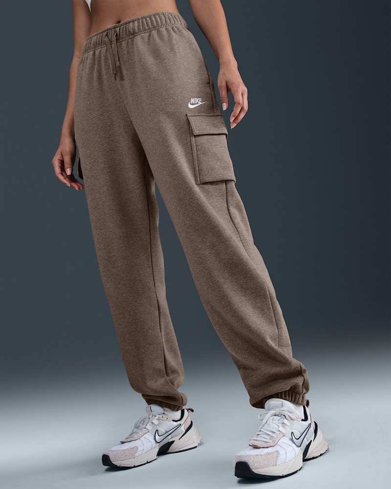 Nike Nike Sportswear Club Fleece Women's Mid-Rise Oversized Cargo Sweatpants outlook