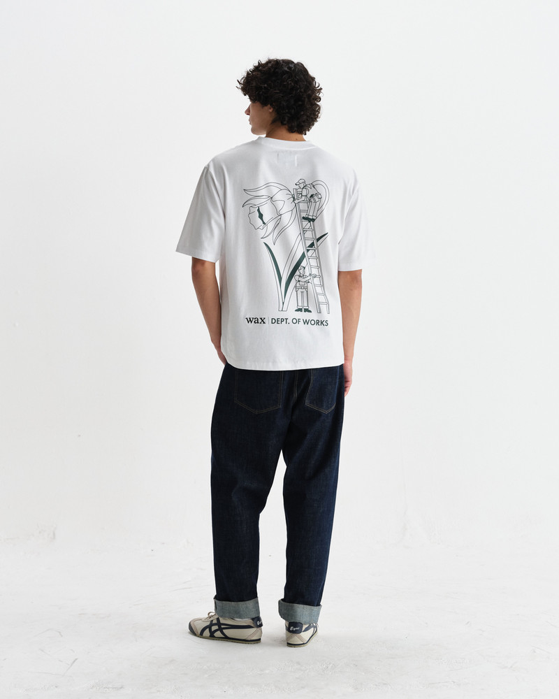 Milton - White Daffodil Graphic Organic Cotton T-Shirt 7