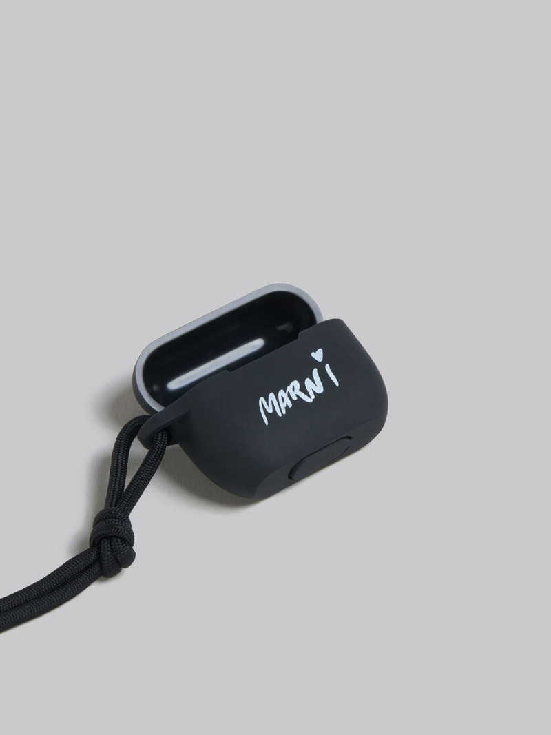 BLACK GUMMY AIR PODS CASE 4