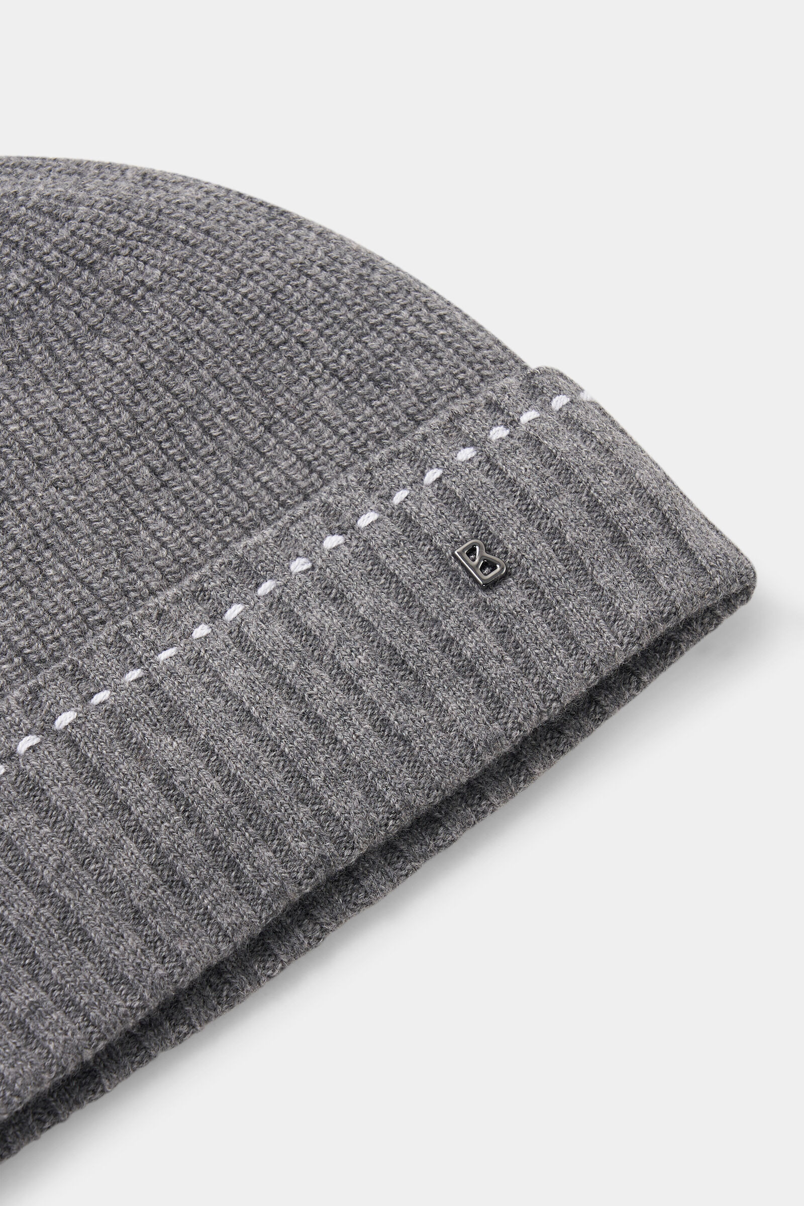 Moulan knitted hat in Anthracite - 3