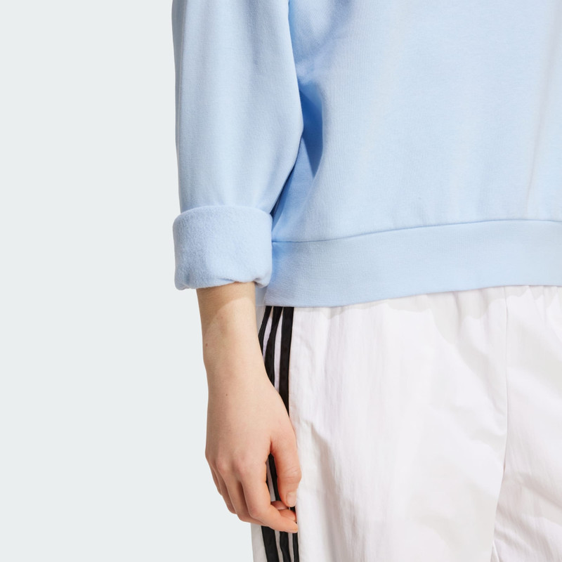 Essentials Small Logo Feelcozy Sweatshirt 7