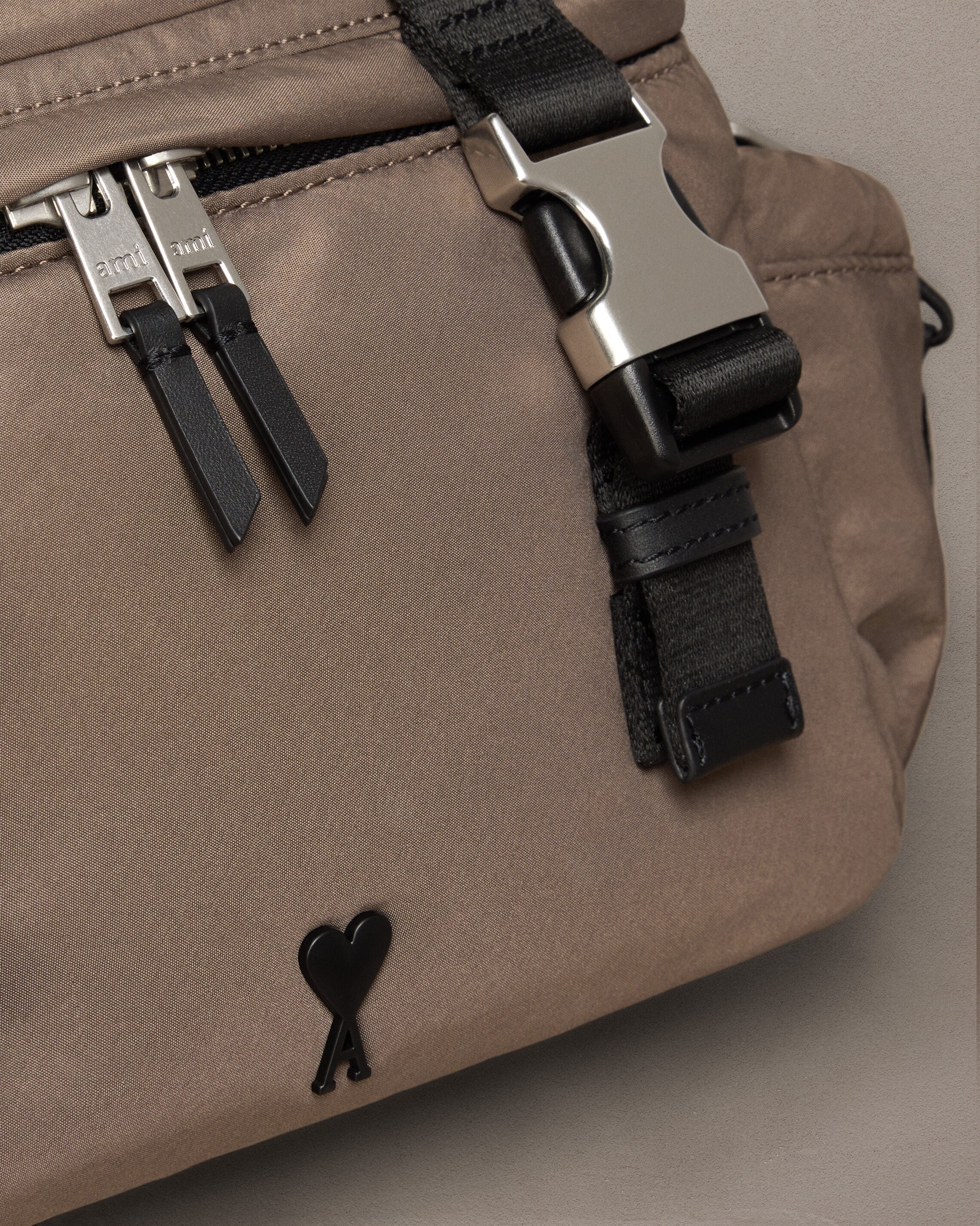 AMI DE COEUR MESSENGER BAG - 4