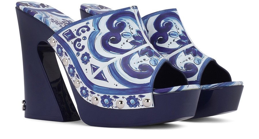 Majolica-print polished calfskin clogs - 2