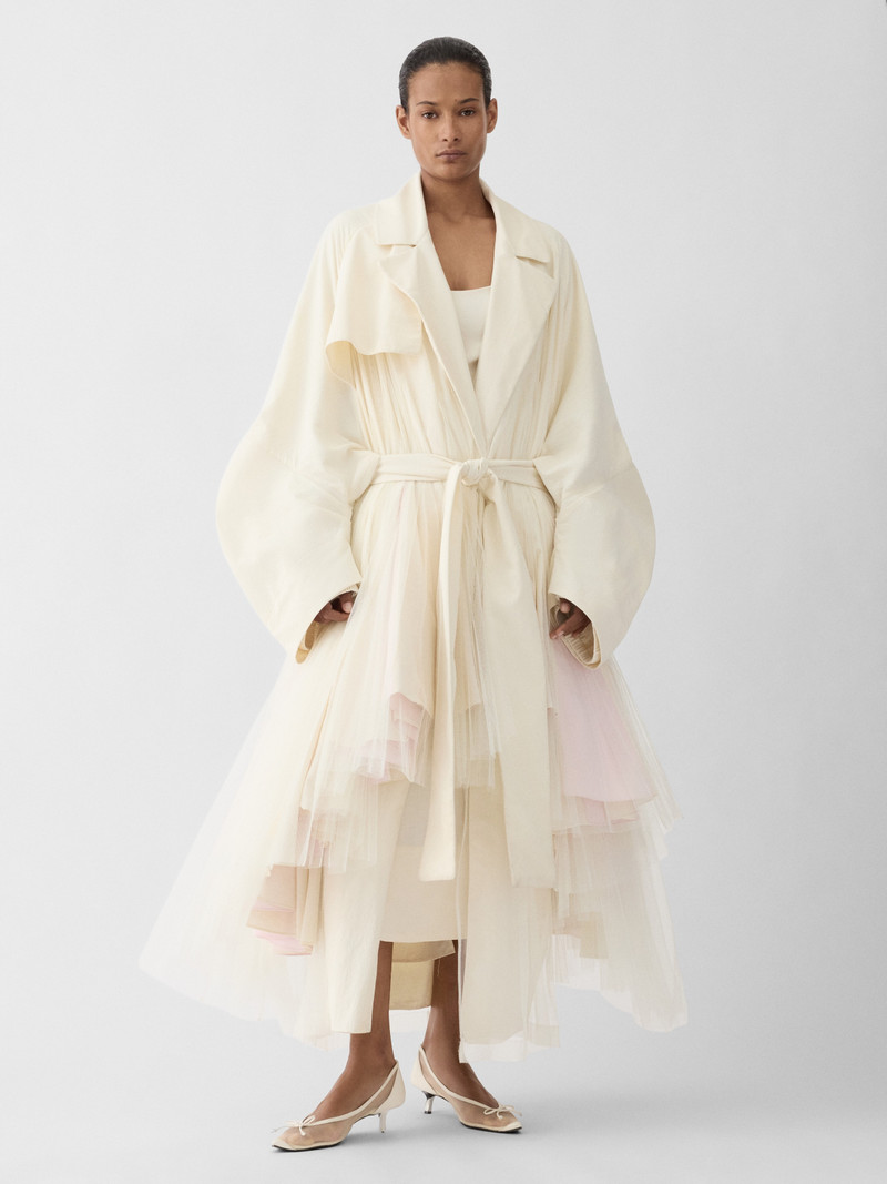 JACQUEMUS The Provençale trench coat outlook