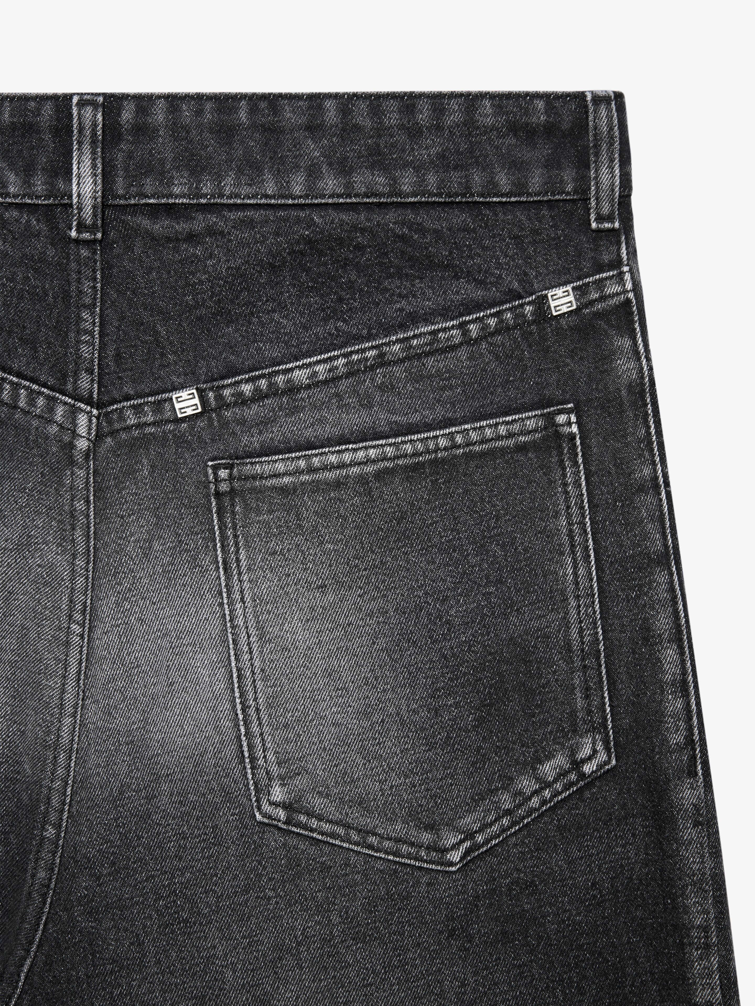 OVERSIZED JEANS IN WASHED-OUT DENIM - 5