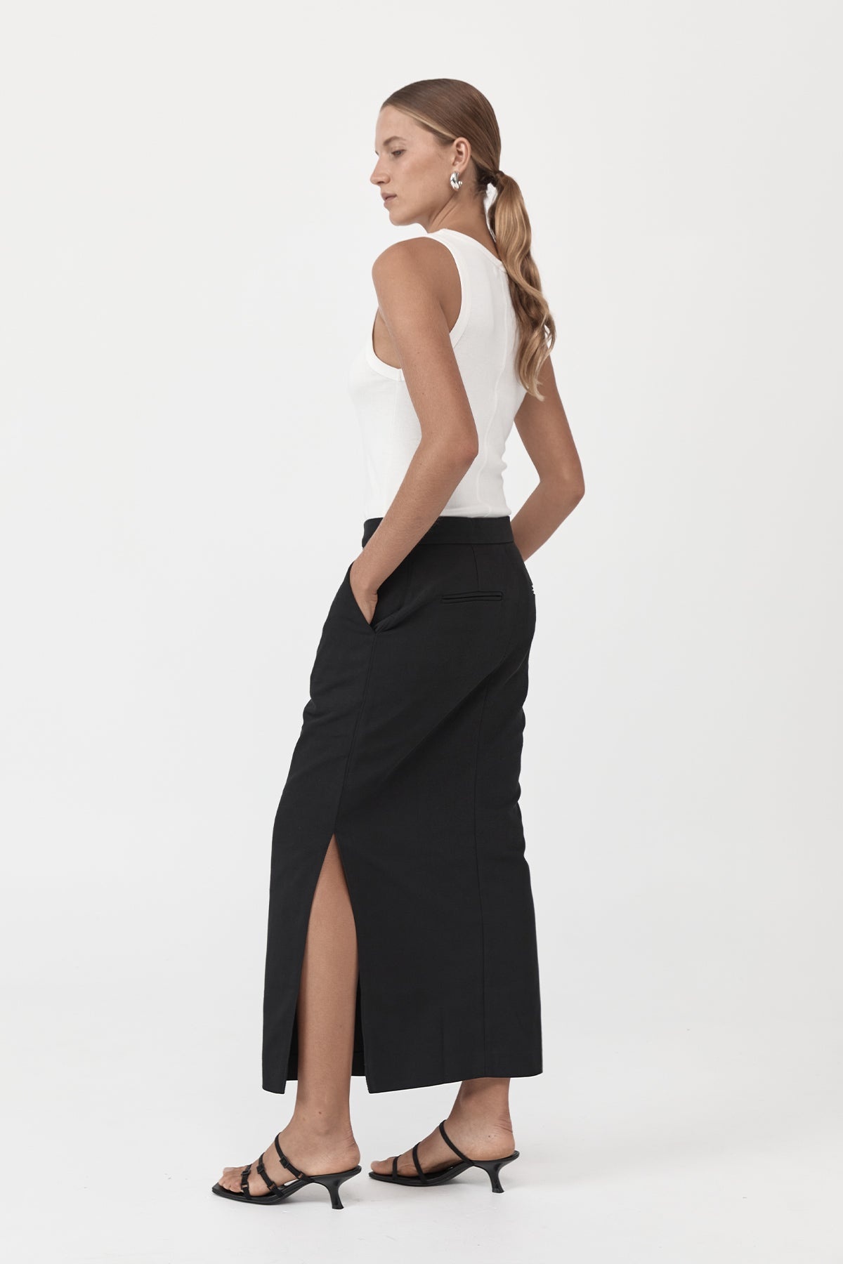 Low waisted Tailored Skirt - Black - 2