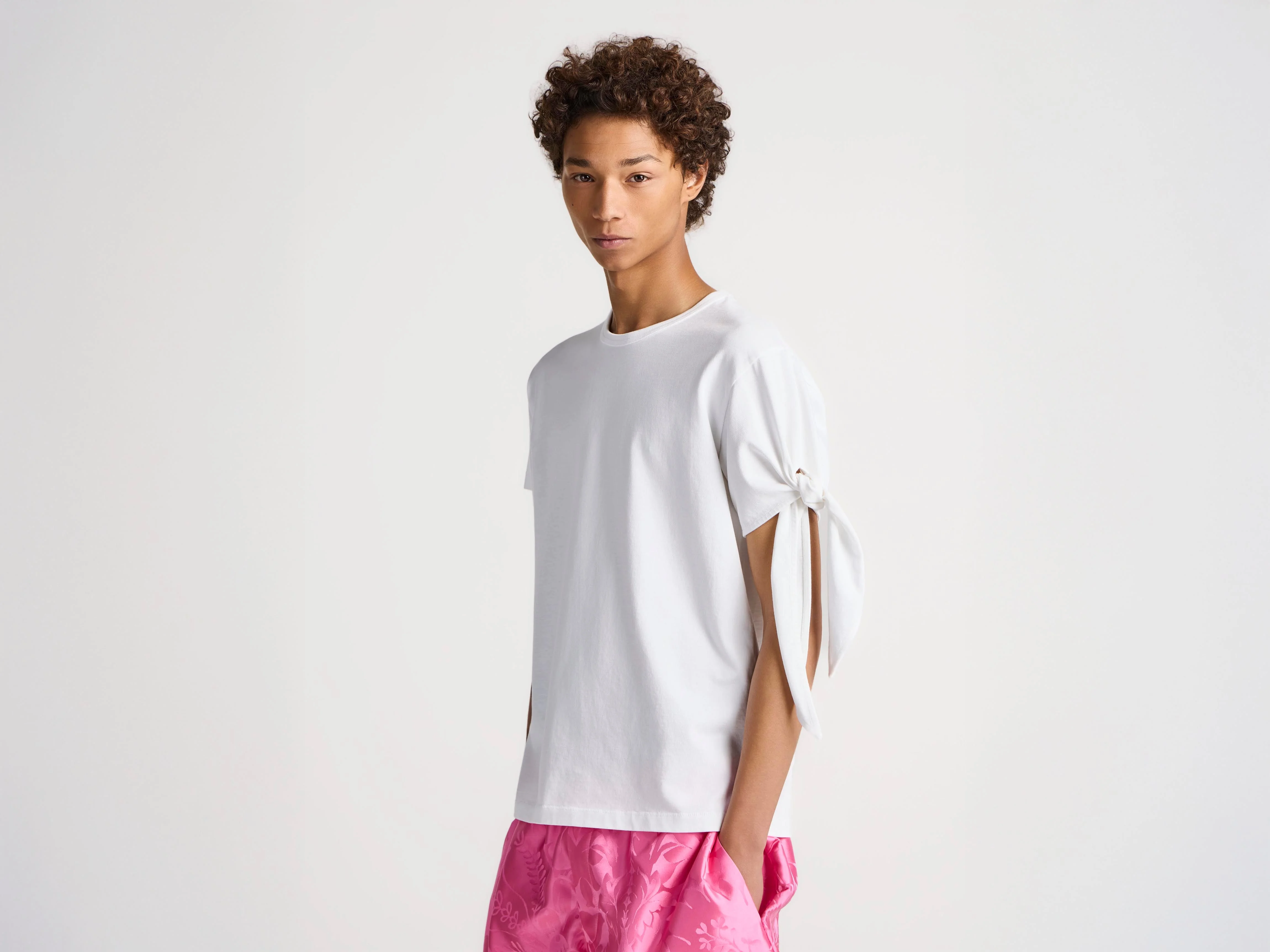 MENS KNOTTED SLEEVE T-SHIRT IN WHITE - 1