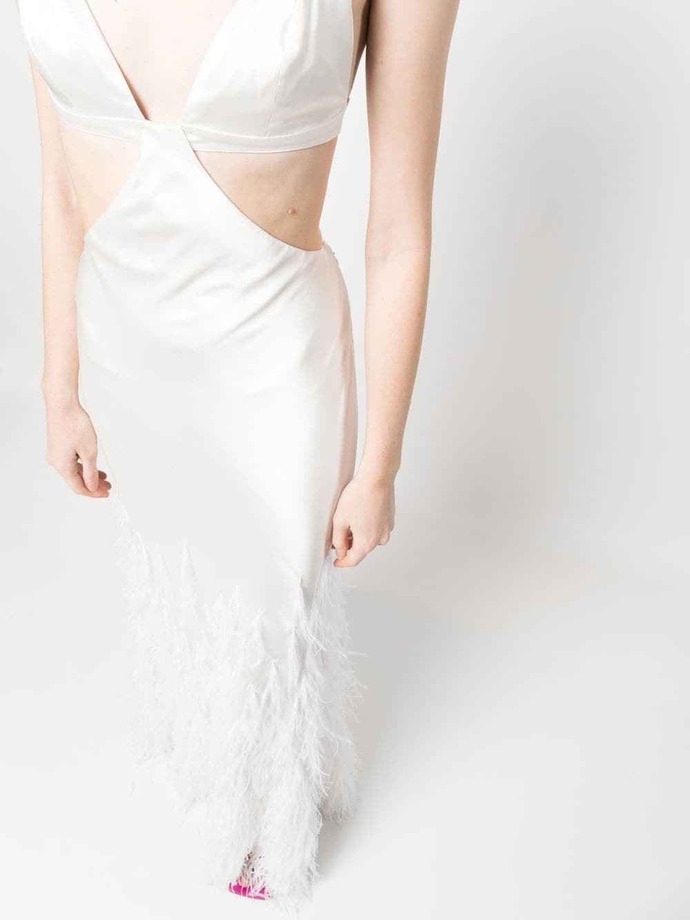 feather-detail open back gown - 5