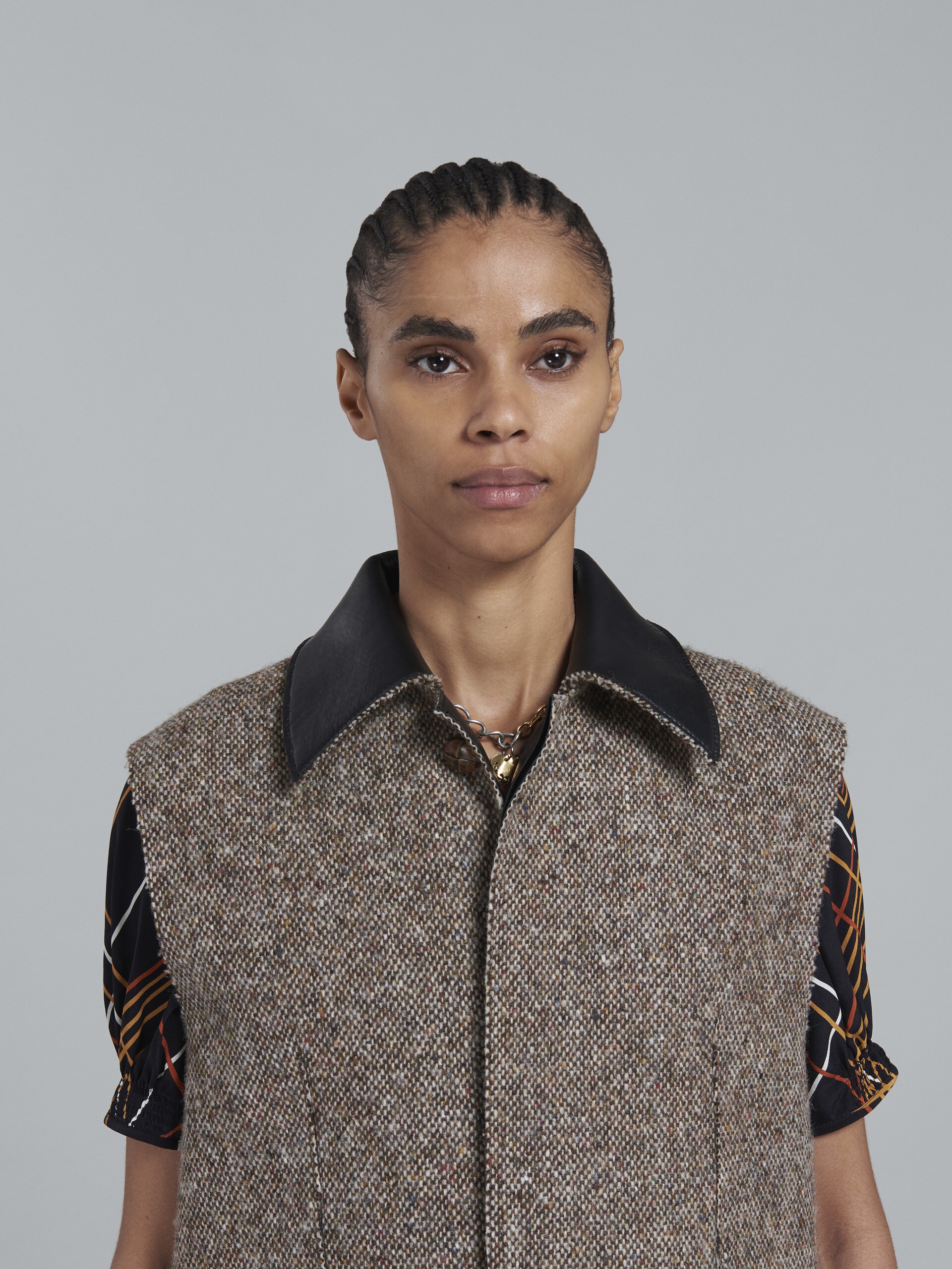 BLACK AND BROWN NAPPA AND TWEED VEST - 4