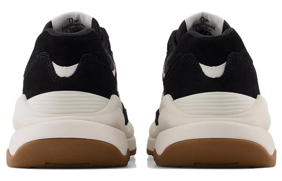 (WMNS) New Balance 57/40 'Black White' W5740APA - 4