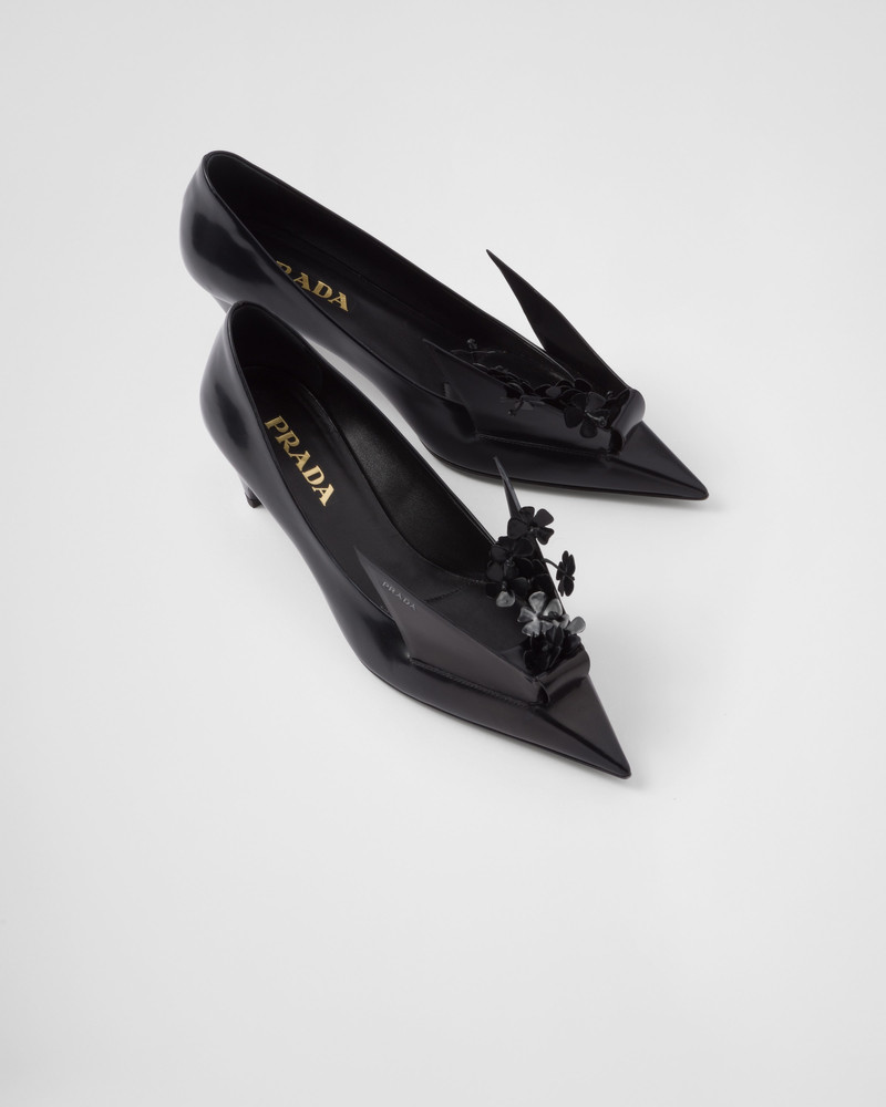 Brushed leather pumps with floral appliqués 4